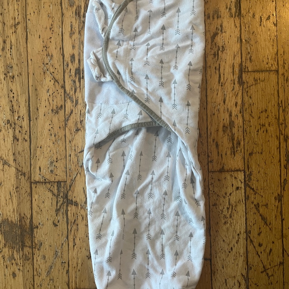 Mama Cheetah Swaddle Arrow Print